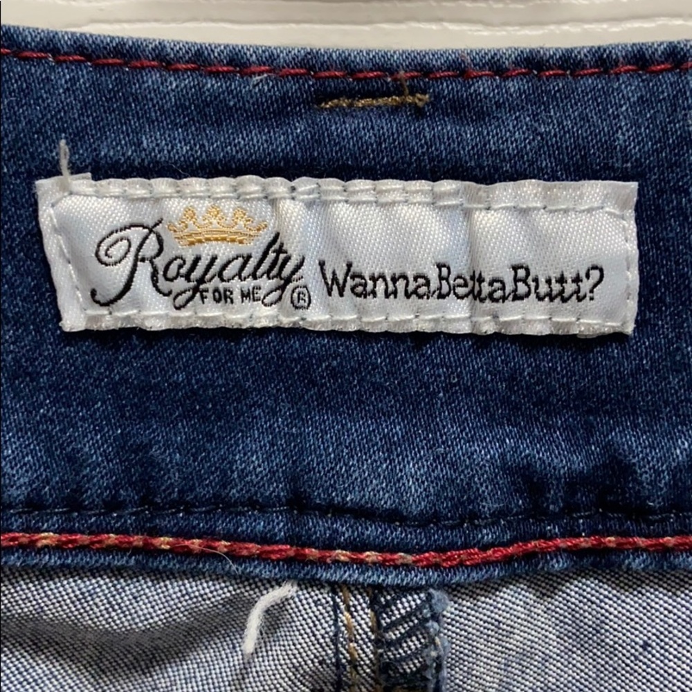 Shorts - Picture 3 of 4